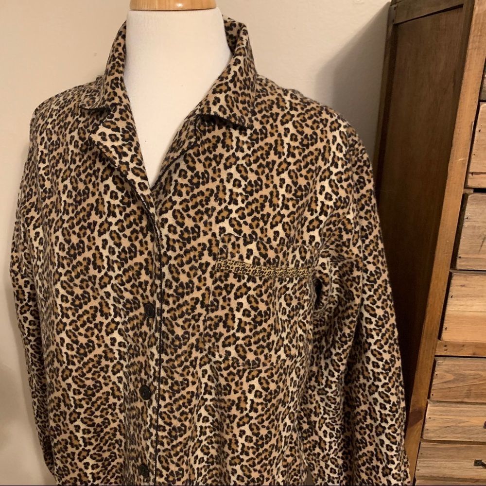 Delicates Leopard print Casual SleeperTop/Smoking Jacket